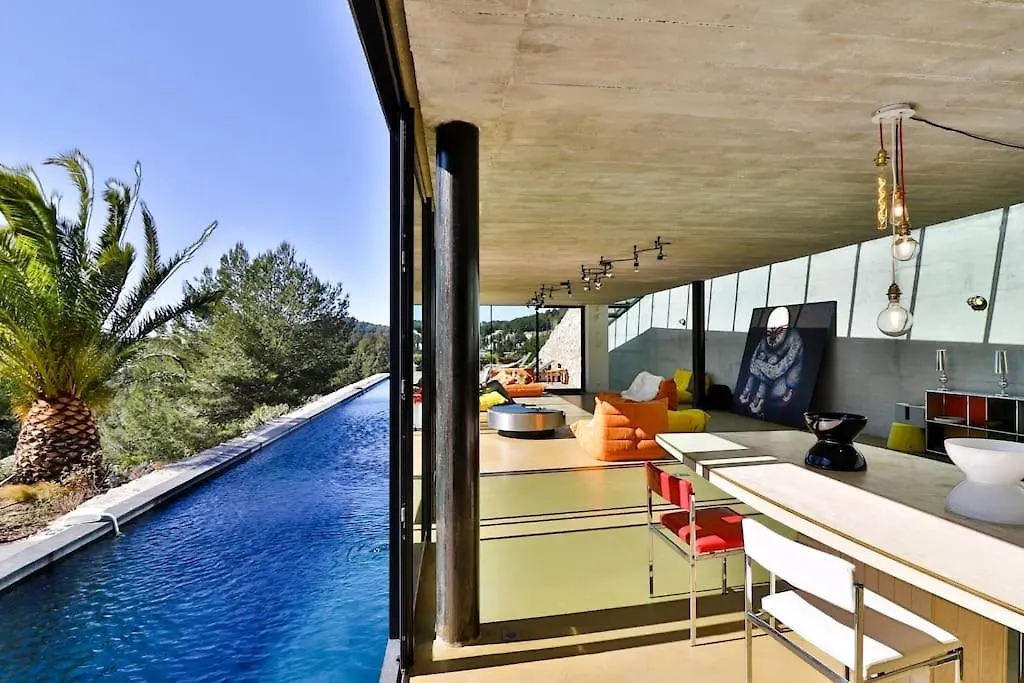 Villa On The Rocks Бандоль
