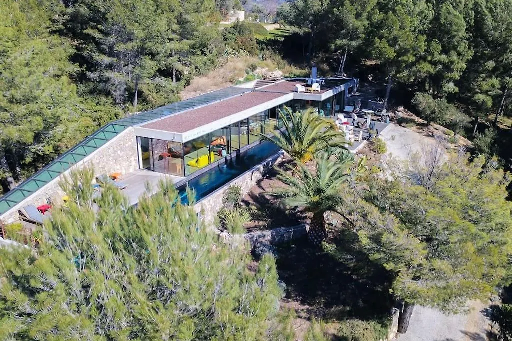 Villa On The Rocks Бандоль